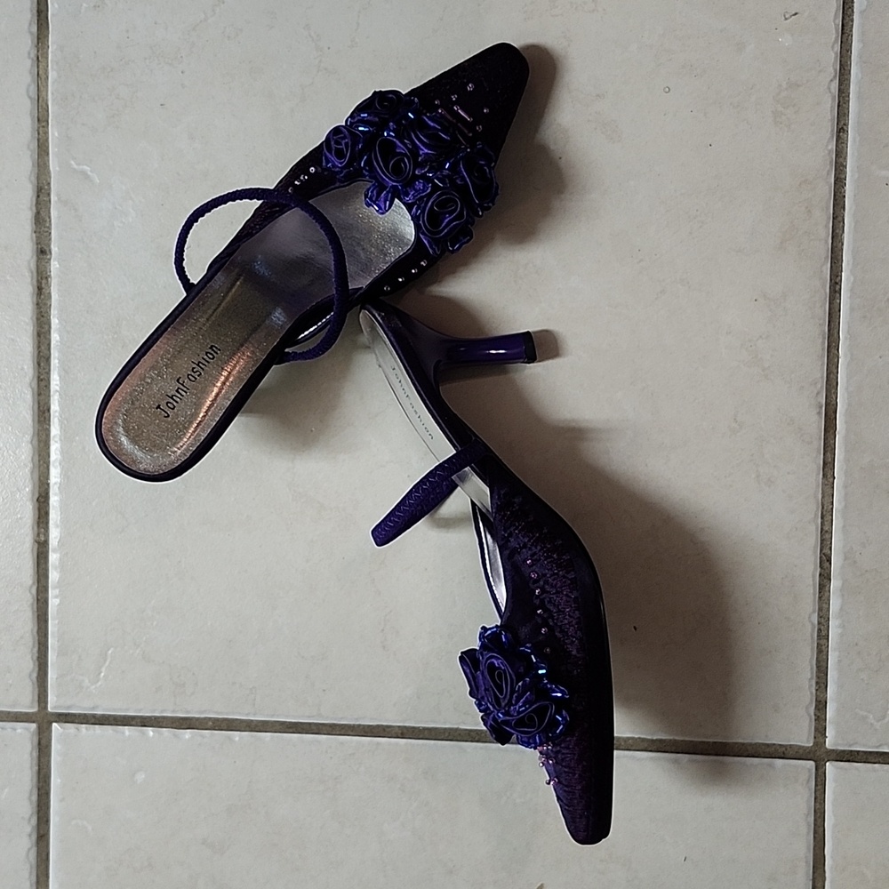 Women's Dress Shoe - Picture 3 of 8